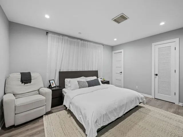 $5,500 | 2011 Northeast 60th Street, Fort Lauderdale, FL 33308