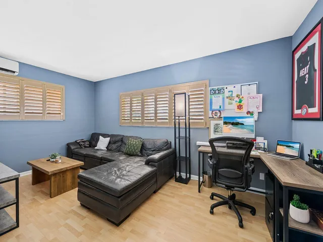 $5,500 | 2011 Northeast 60th Street, Fort Lauderdale, FL 33308