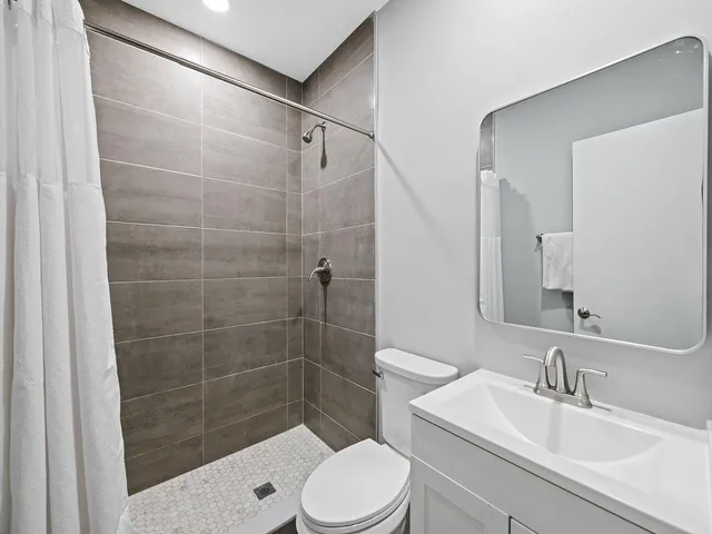 $5,500 | 2011 Northeast 60th Street, Fort Lauderdale, FL 33308