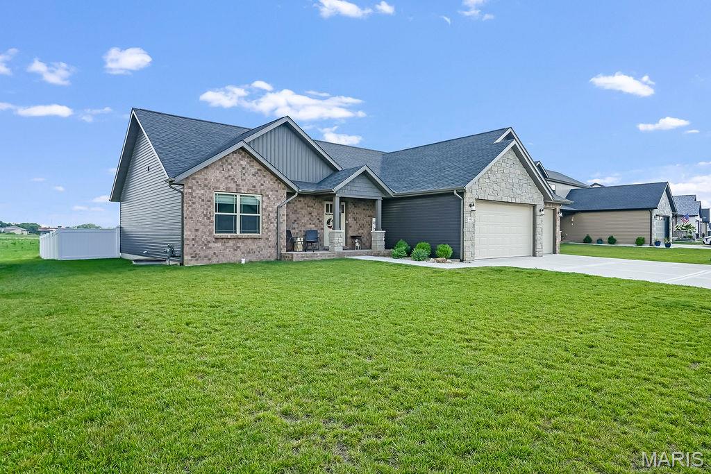 413 Rumsfeld Drive Troy, IL 62294 - Photo 4 of 56