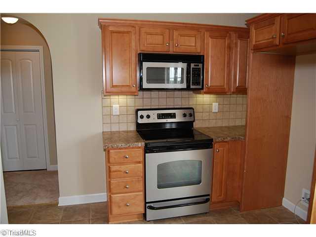 127 Mollie Road Harmony, NC 28634 - Photo 4 of 15 Kitchen.