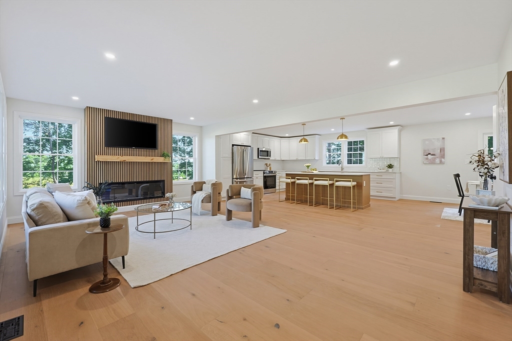 27 Woodside Road Spencer, MA 01562 - Photo 4 of 42