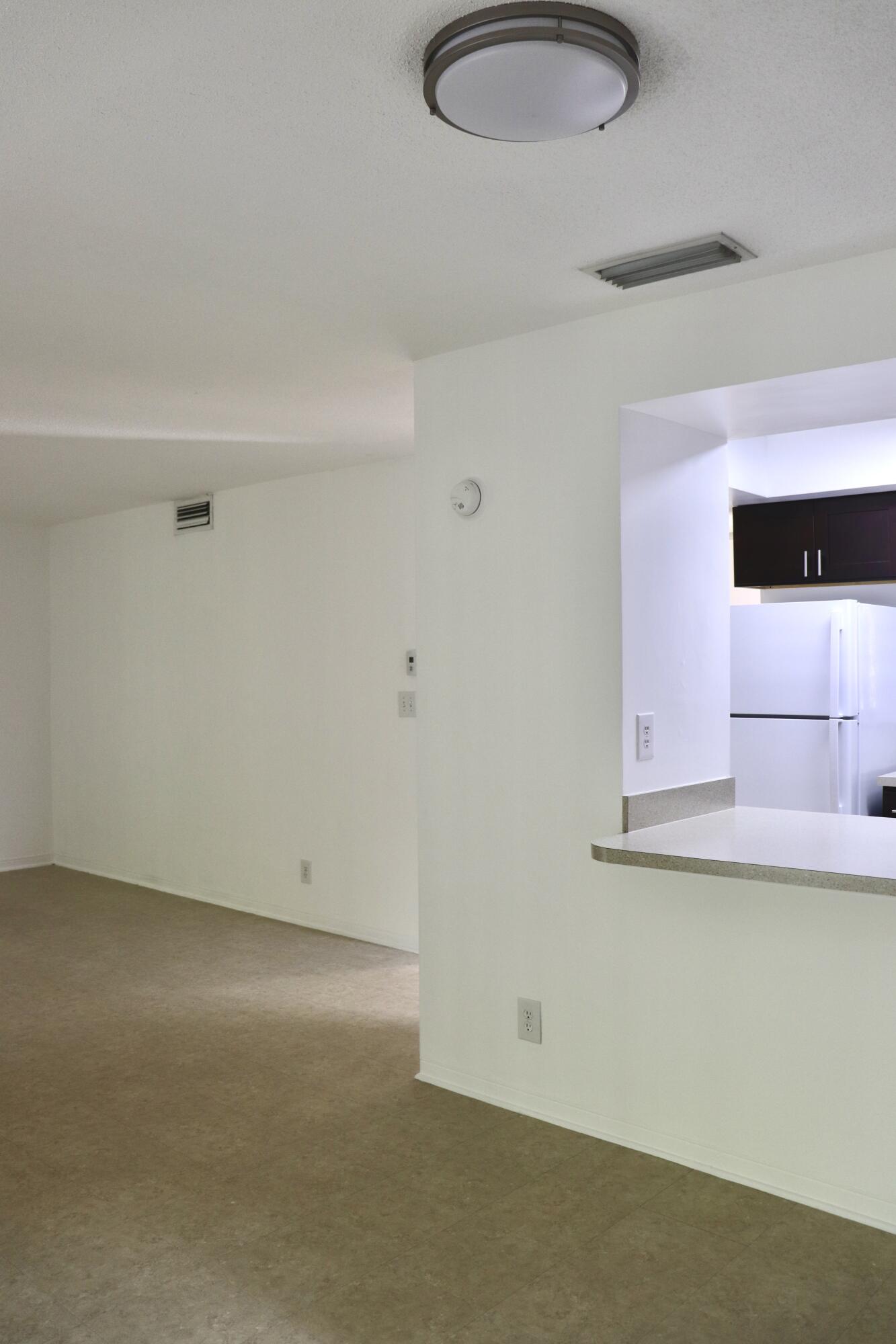 482 Southwest 9th Street, Unit 18 Boca Raton, FL 33432 - Photo 5 of 13 IMG_8086