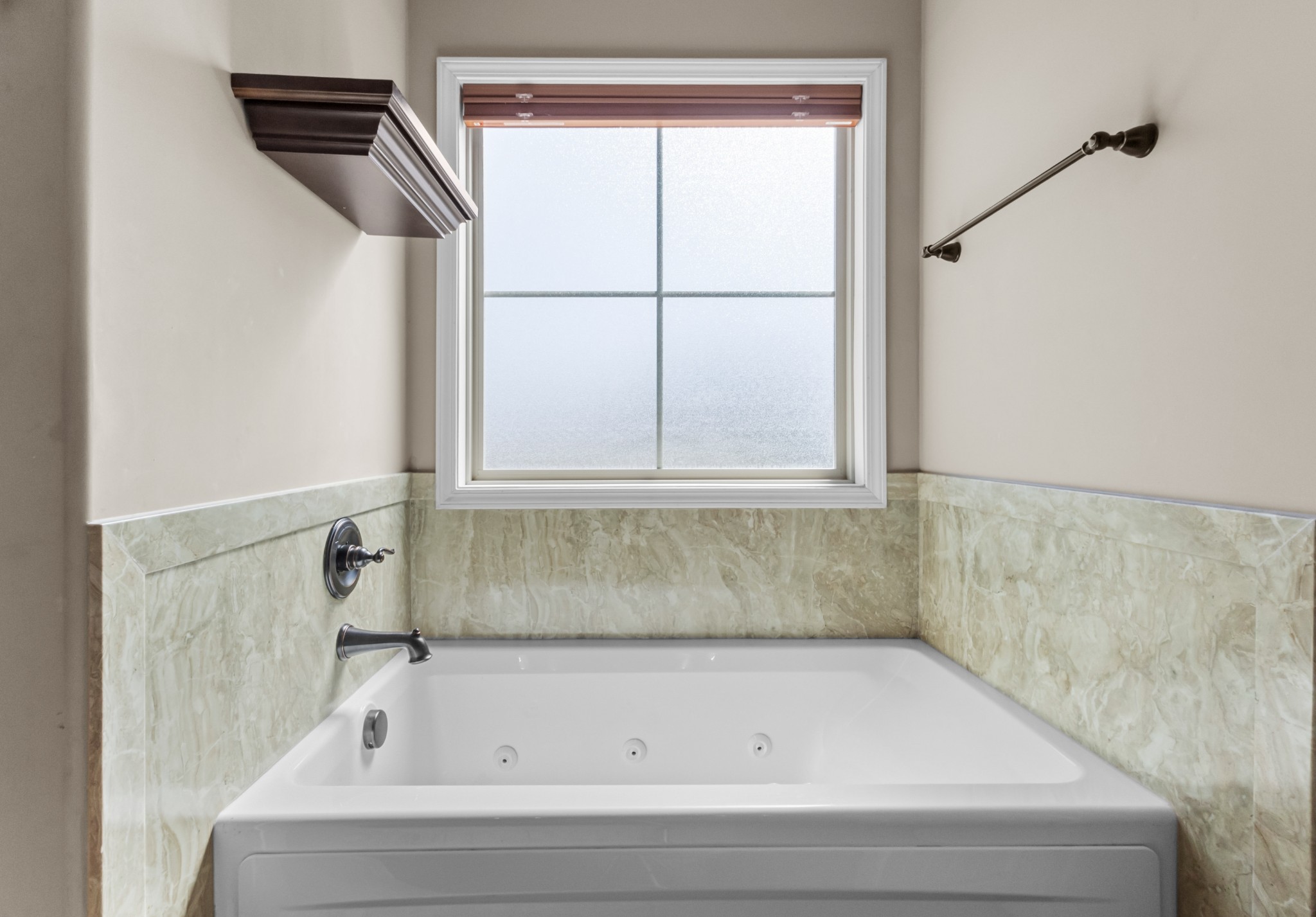 4268 Sango Road Clarksville, TN 37043 - Photo 16 of 32 a bathroom with a bathtub