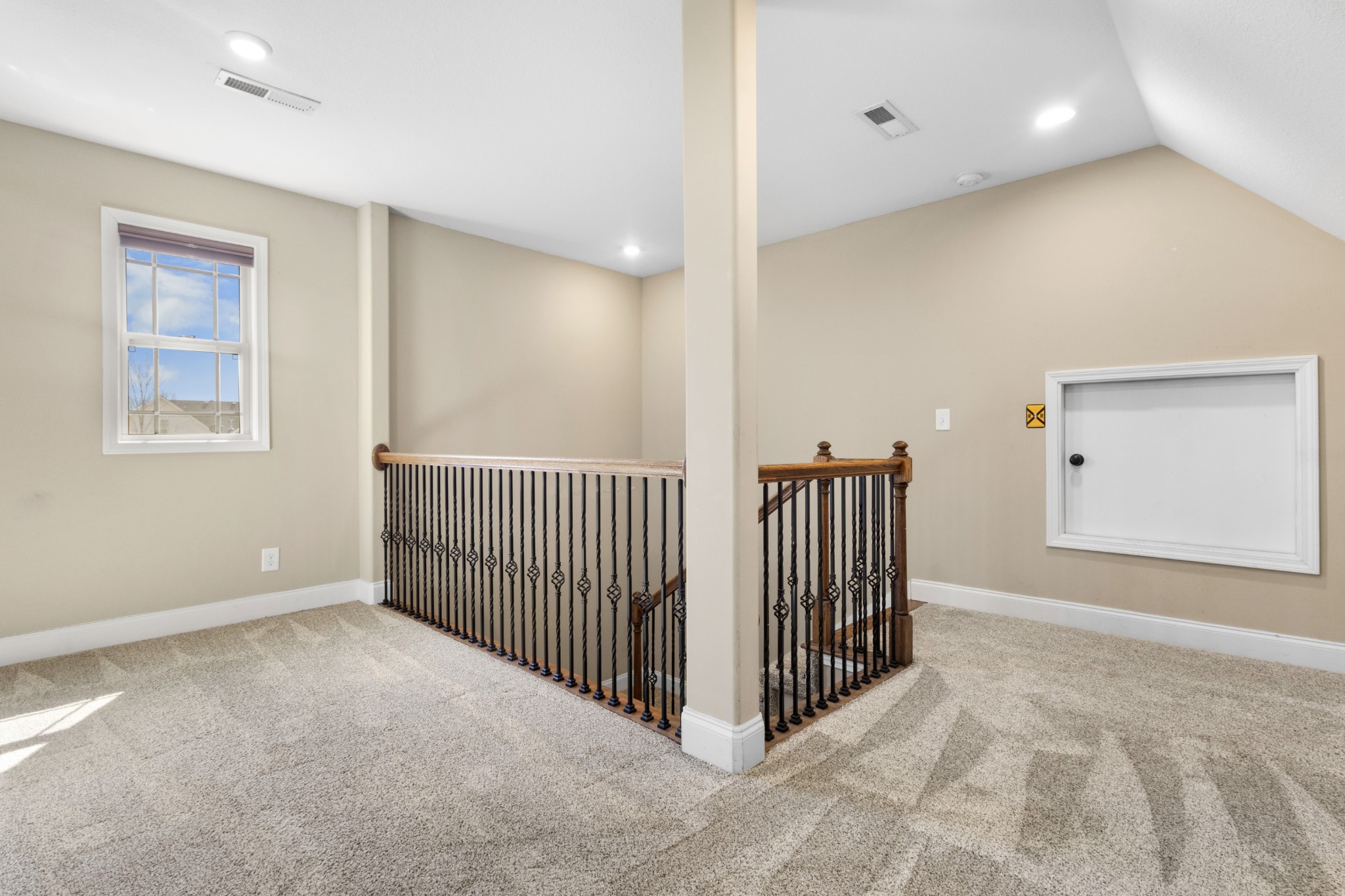 4268 Sango Road Clarksville, TN 37043 - Photo 22 of 32 a view of a hallway with entryway