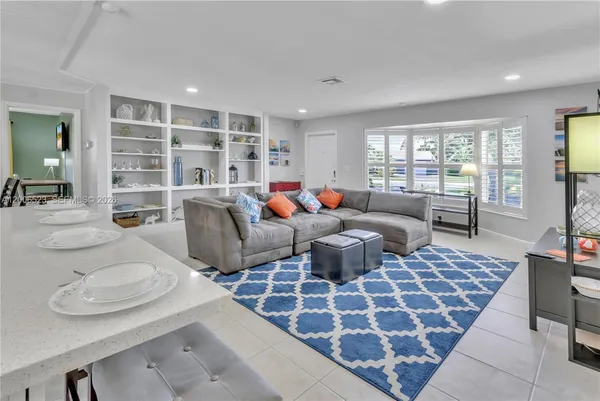 $4,250 | 222 Southeast 11th Court, Deerfield Beach, FL 33441