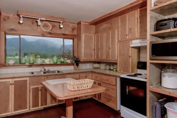 2525 Highline Road Chewelah, WA 99109 - Photo 4 of 18 Gallery Image 4