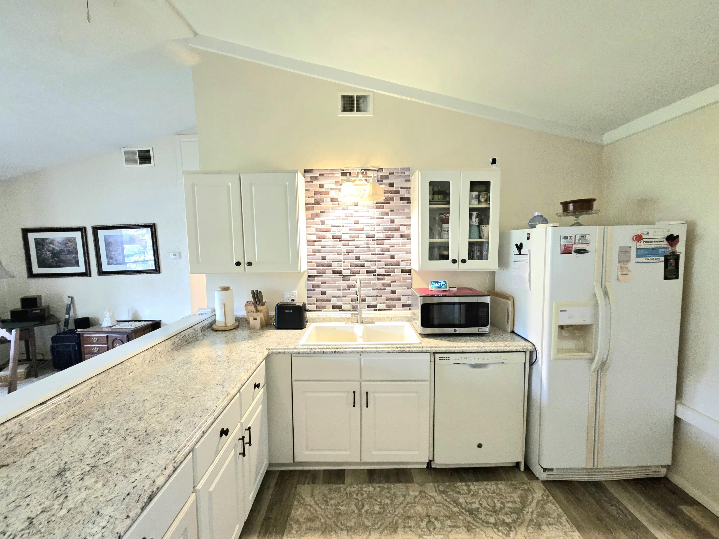 10339 Kress Road Pinckney, MI 48169 - Photo 8 of 22 20250728_162106
