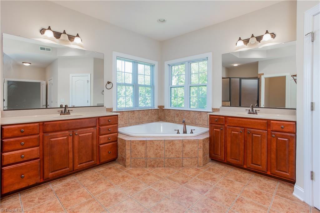 8606 Yvonne Court Oak Ridge, NC 27310 - Photo 10 of 21
