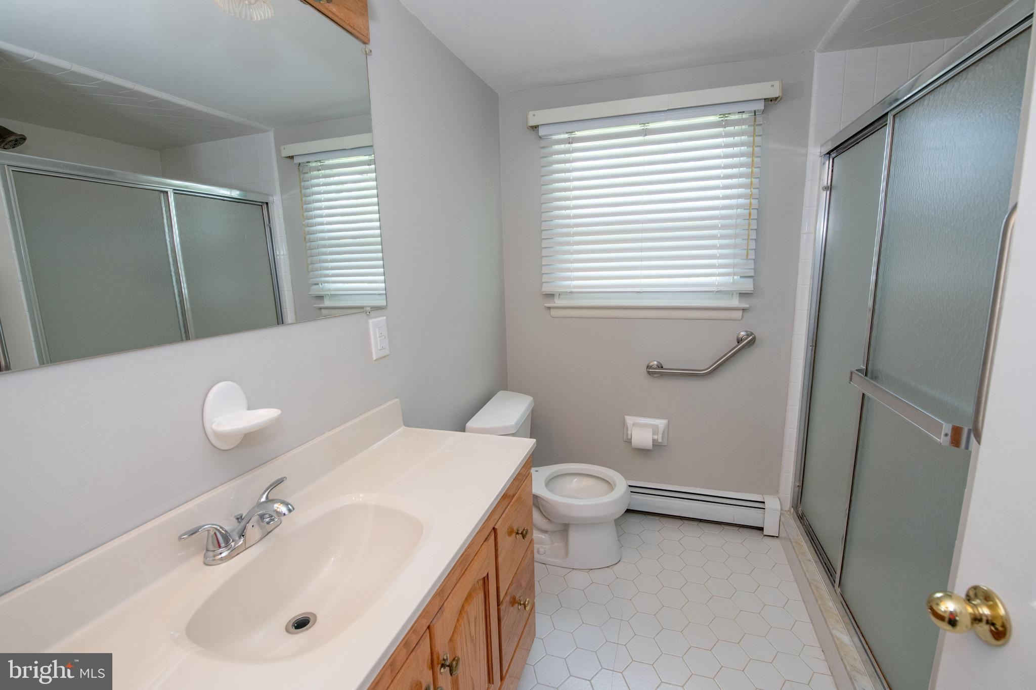 278 Kent Road Warminster, PA 18974 - Photo 15 of 22 Ensuite Bath