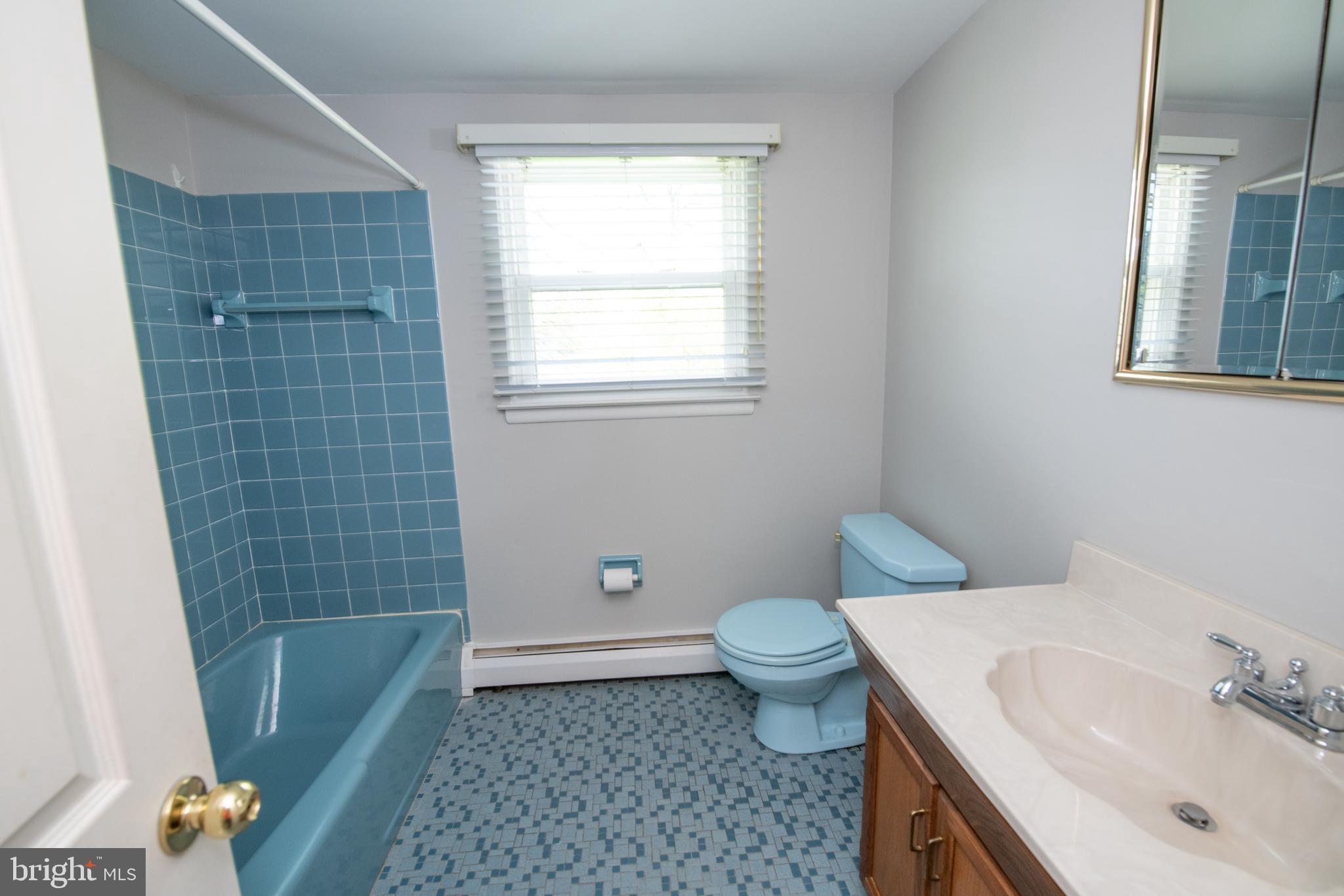278 Kent Road Warminster, PA 18974 - Photo 19 of 22 Hall Bath