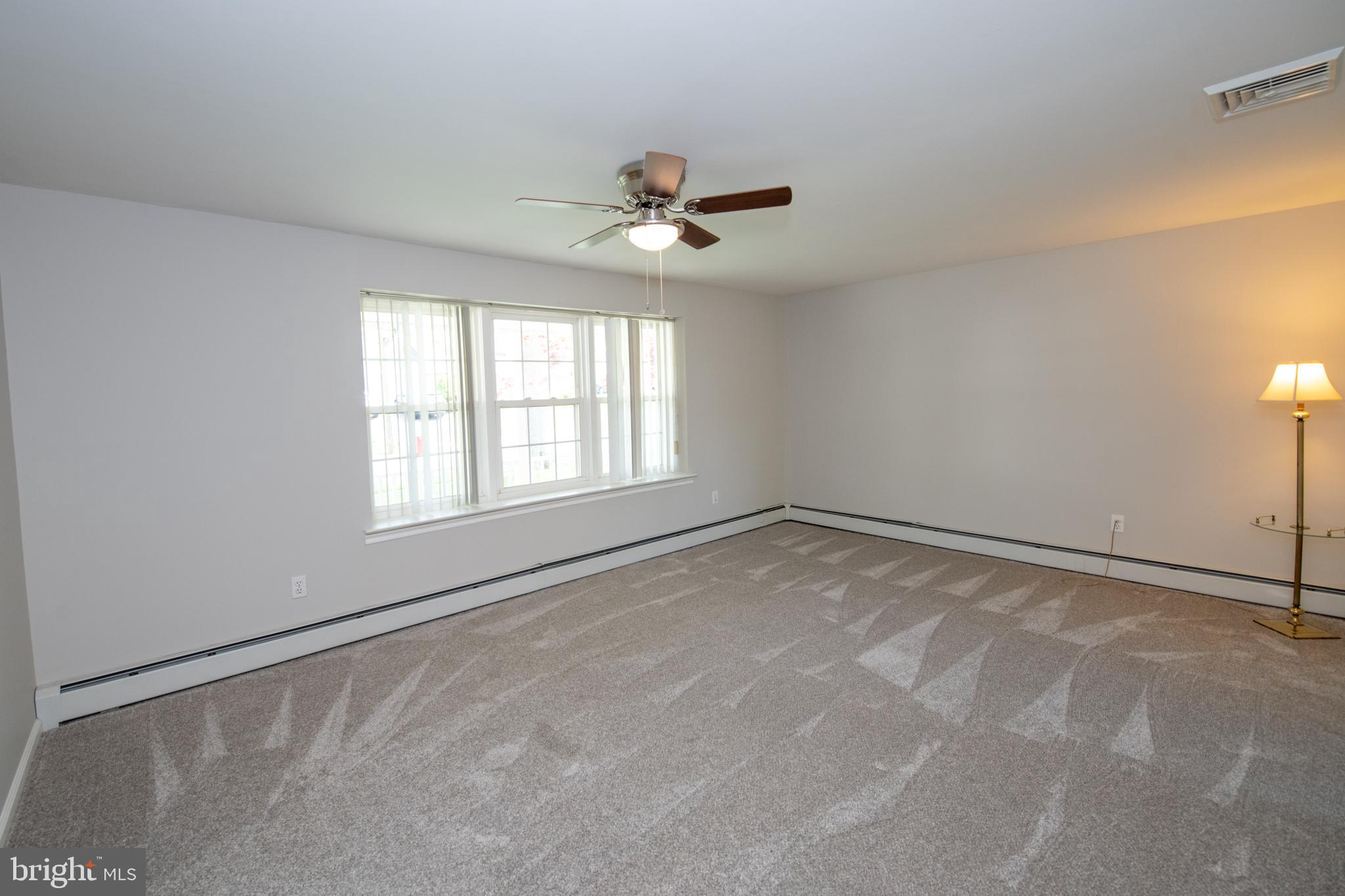 278 Kent Road Warminster, PA 18974 - Photo 3 of 22 Gallery Image 3