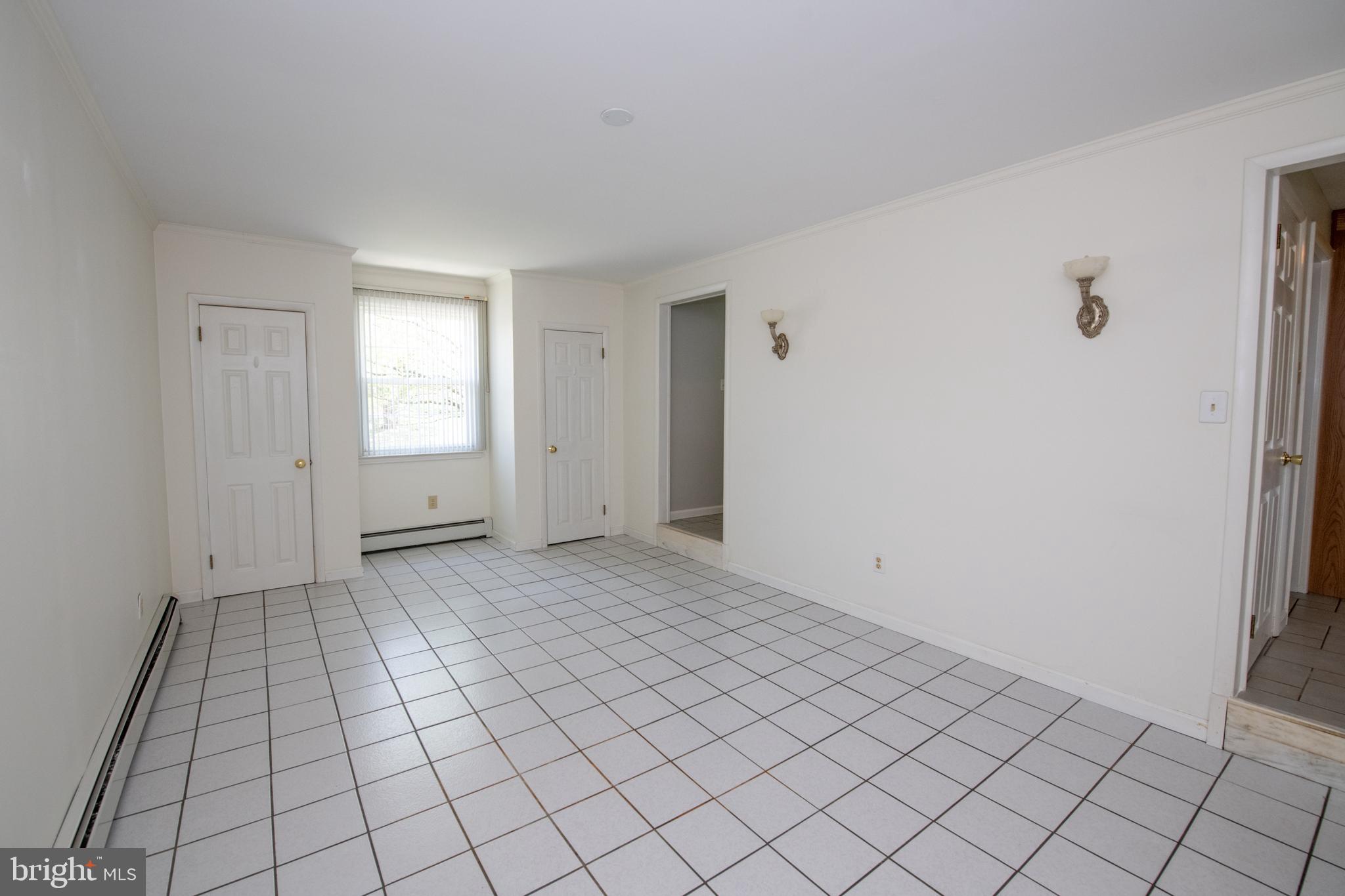 278 Kent Road Warminster, PA 18974 - Photo 10 of 22 Family Room