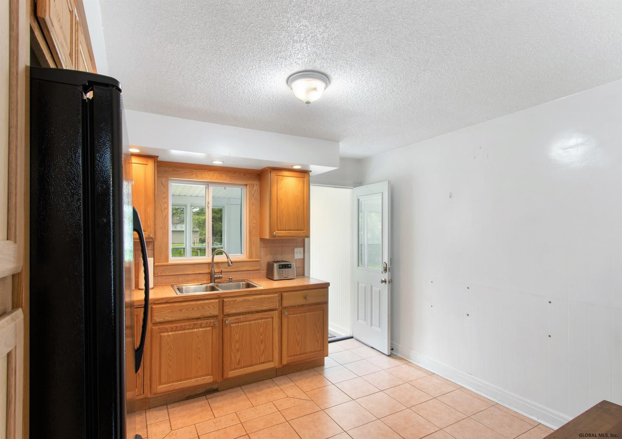 2069 Chepstow Road Rotterdam, NY 12303 - Photo 9 of 32 Photo 9
