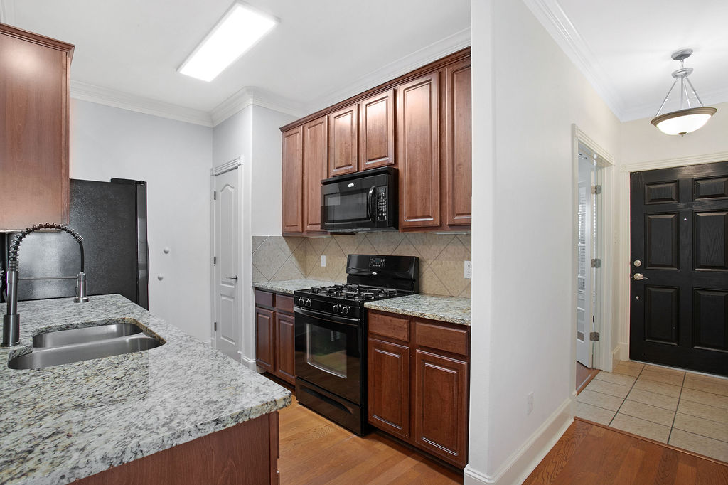 6715 Windrift Way, Unit 3 Austin, TX 78745 - Photo 4 of 37