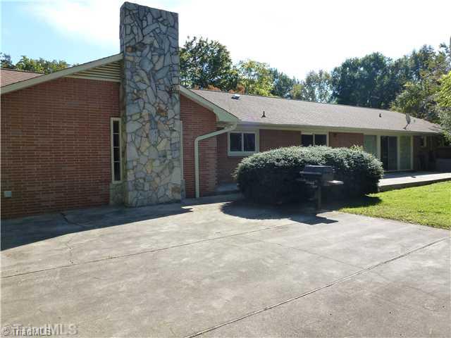 2804 Montclair Road Winston-Salem, NC 27106 - Photo 3 of 15 Exterior Back.