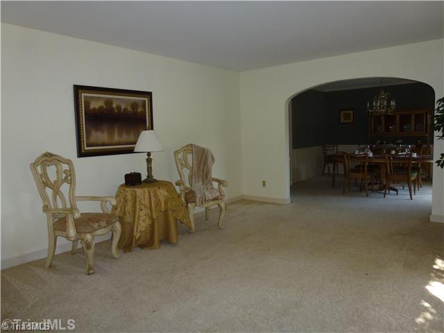2804 Montclair Road Winston-Salem, NC 27106 - Photo 5 of 15 Living Room.