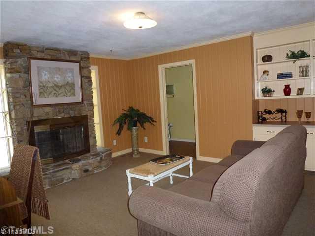 2804 Montclair Road Winston-Salem, NC 27106 - Photo 8 of 15 Den/Family/Great Room.