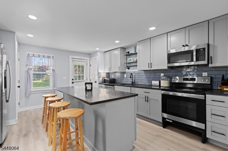 22 Decatur Street, Unit 22 Columbia, NJ 07832 - Photo 4 of 19