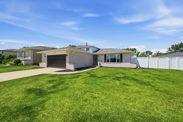 $3,100 | 16450 Cherry Hill Avenue, Tinley Park, IL 60487