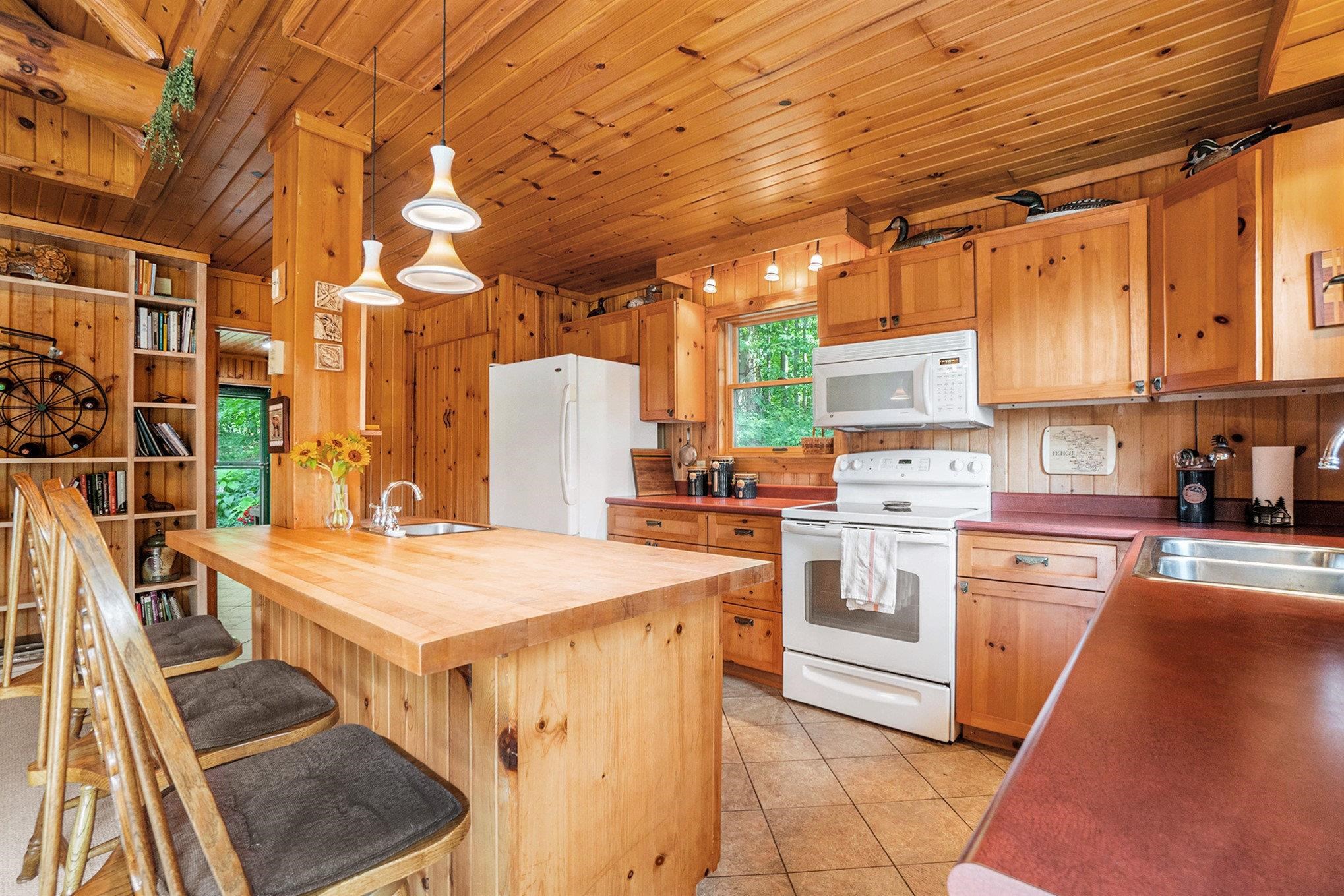 766 North Marshall Road Beulah, MI 49617 - Photo 11 of 37