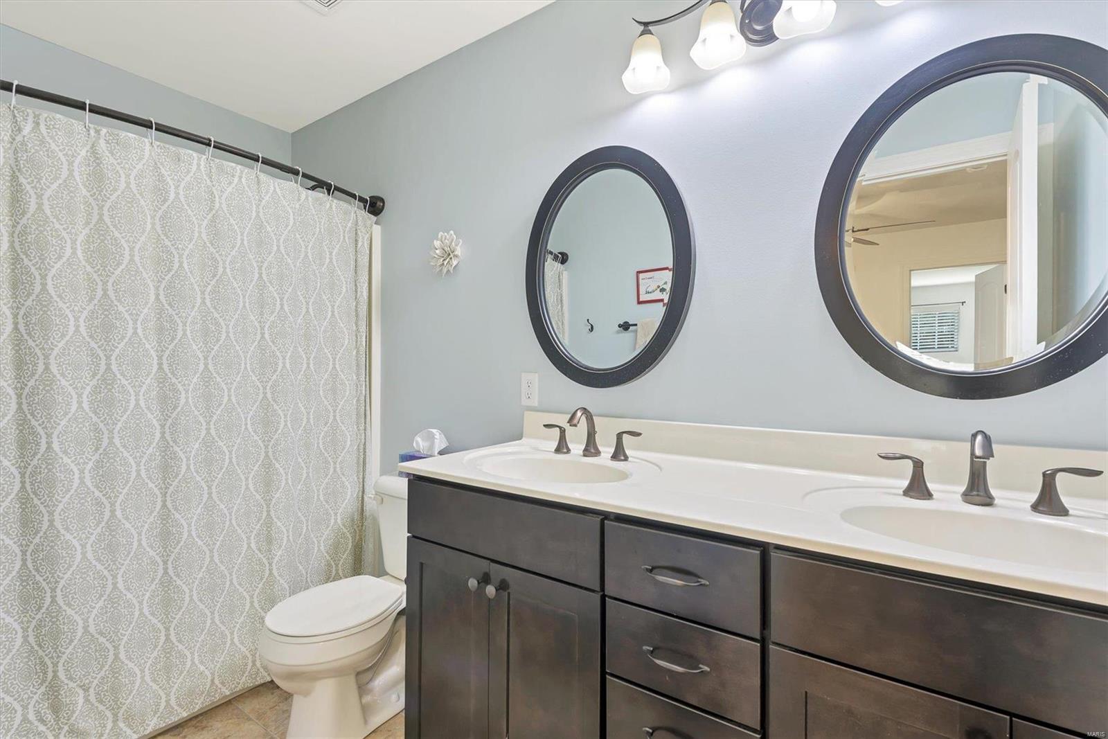 431 Hillington Drive Eureka, MO 63025 - Photo 25 of 33