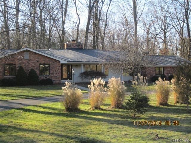 4045 Lincoln Road Bloomfield Hills, MI 48301 - Photo 1 of 9 front.JPG
