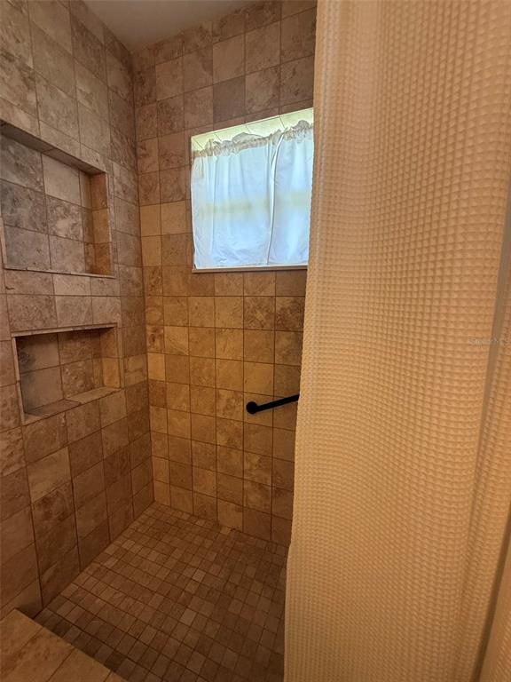1978 Wooten Road Dover, FL 33527 - Photo 29 of 34 Gallery Image 29