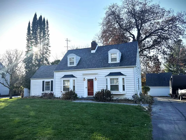 $339,900 | 1640 East Ridge Road, Beloit, WI 53511