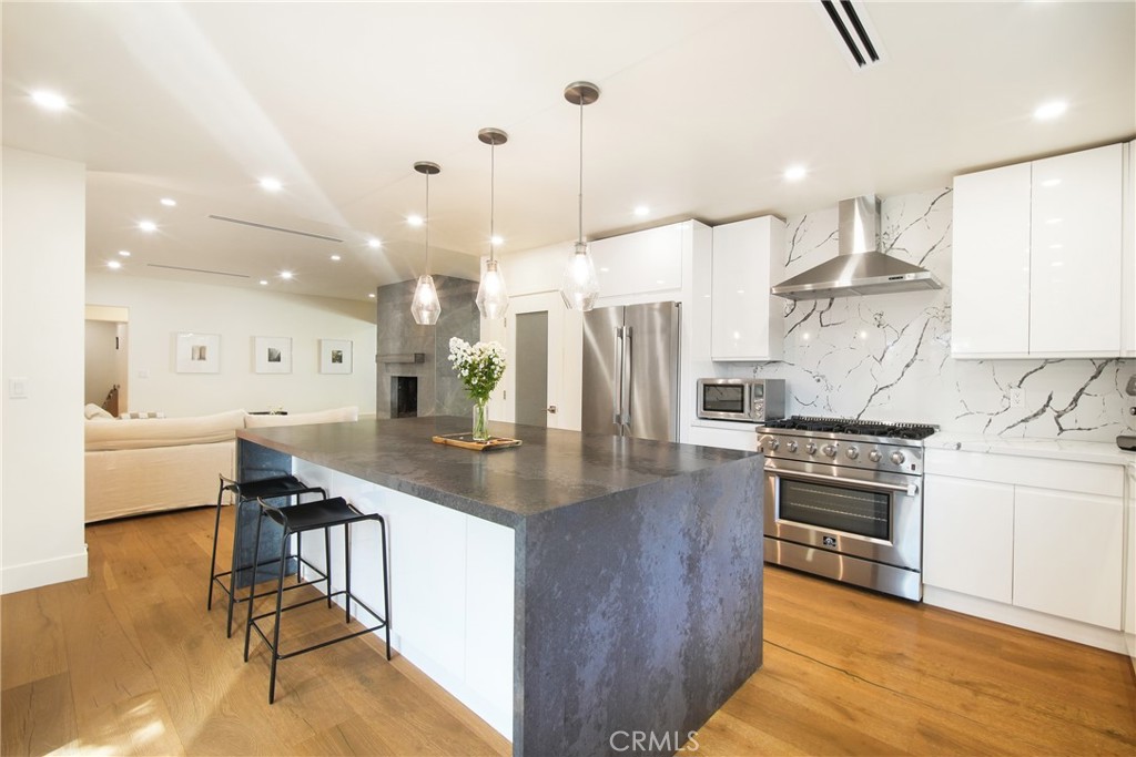 705 Rim Road Pasadena, CA 91107 - Photo 10 of 25 Kitchen Angle 2