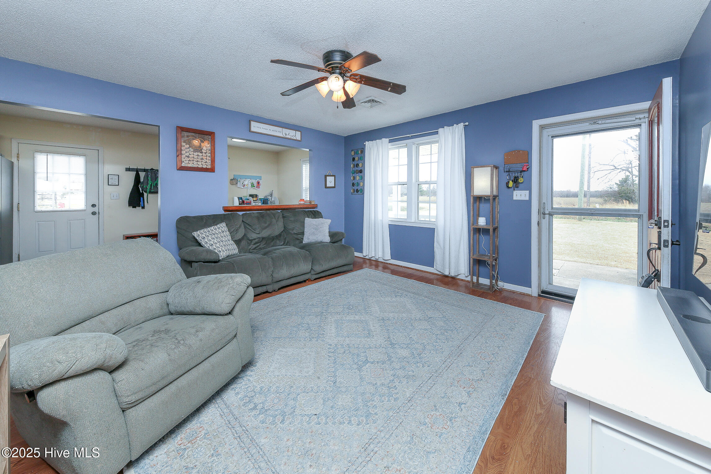 409 Center Hill Road Tyner, NC 27980 - Photo 4 of 20 Living Room