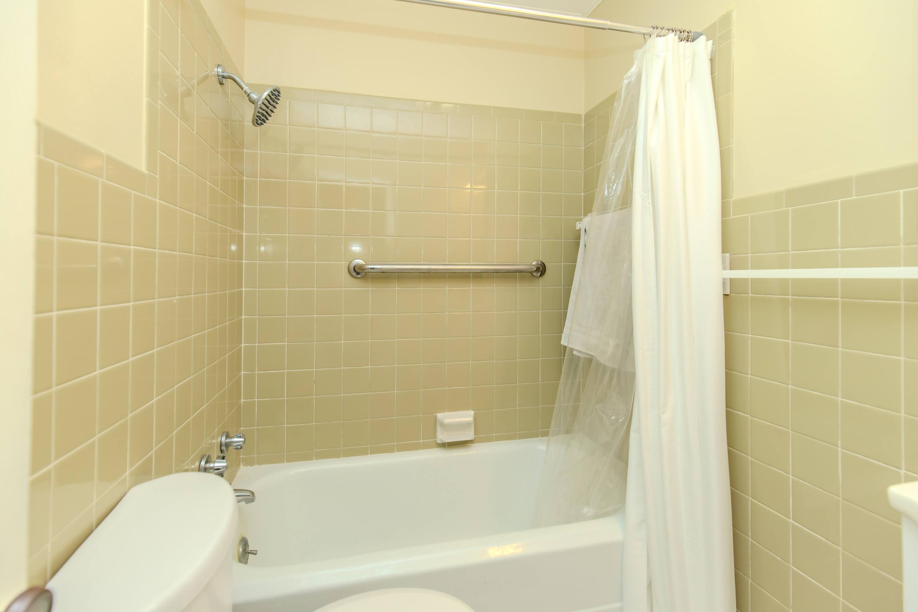 30 Sunset Trail Portage, IN 46368 - Photo 26 of 47 a bathroom with a bathtub