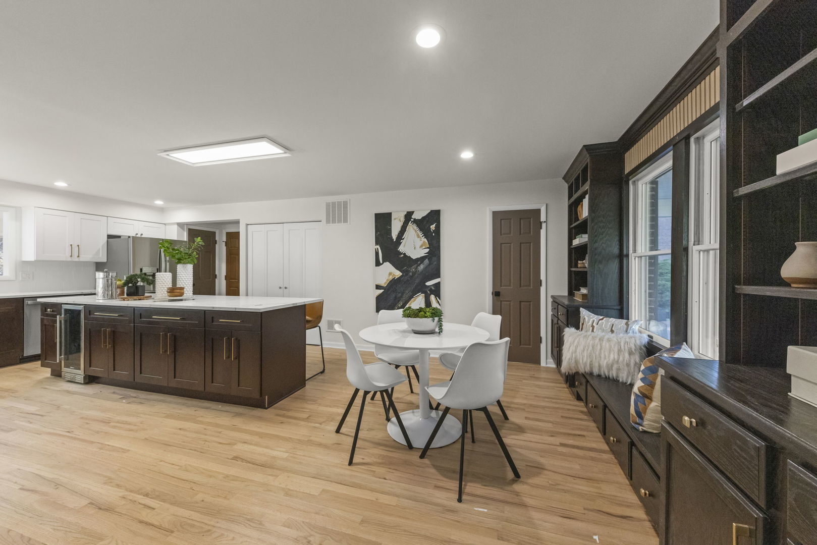 2823 Cooper Court Woodridge, IL 60517 - Photo 12 of 32 a kitchen with a table and chairs in it