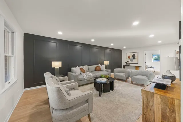 $569,900 | 2823 Cooper Court, Woodridge, IL 60517