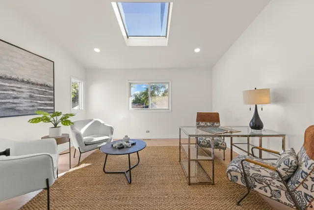 $569,900 | 2823 Cooper Court, Woodridge, IL 60517