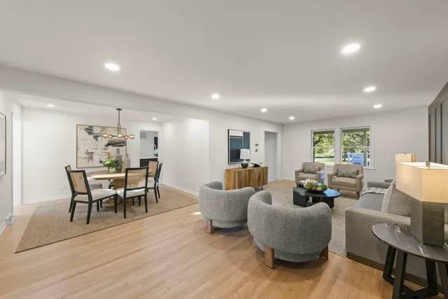 $569,900 | 2823 Cooper Court, Woodridge, IL 60517