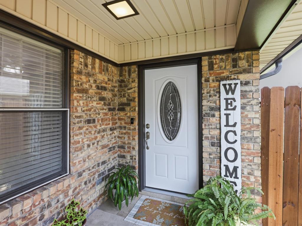 3109 Emerald Street Bedford, TX 76021 - Photo 6 of 39
