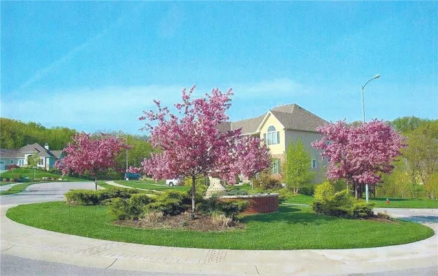 $59,500 | 1946 Woodridge Drive, Leavenworth, KS 66048