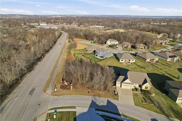 $59,500 | 1946 Woodridge Drive, Leavenworth, KS 66048