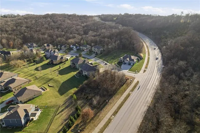 $59,500 | 1946 Woodridge Drive, Leavenworth, KS 66048