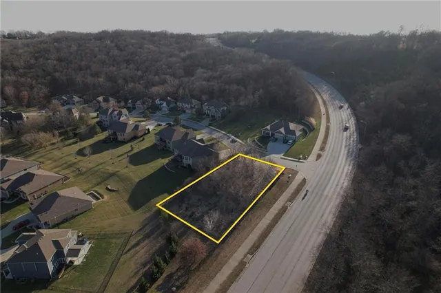 $59,500 | 1946 Woodridge Drive, Leavenworth, KS 66048