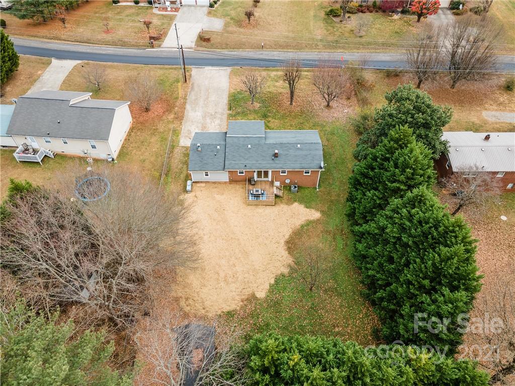 2098 Union Grove Road Lenoir, NC 28645 - Photo 7 of 37 Gallery Image 7
