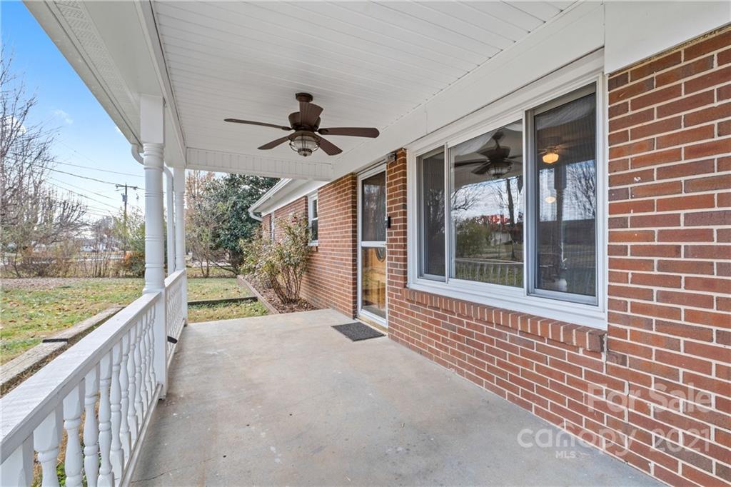 2098 Union Grove Road Lenoir, NC 28645 - Photo 8 of 37 Gallery Image 8