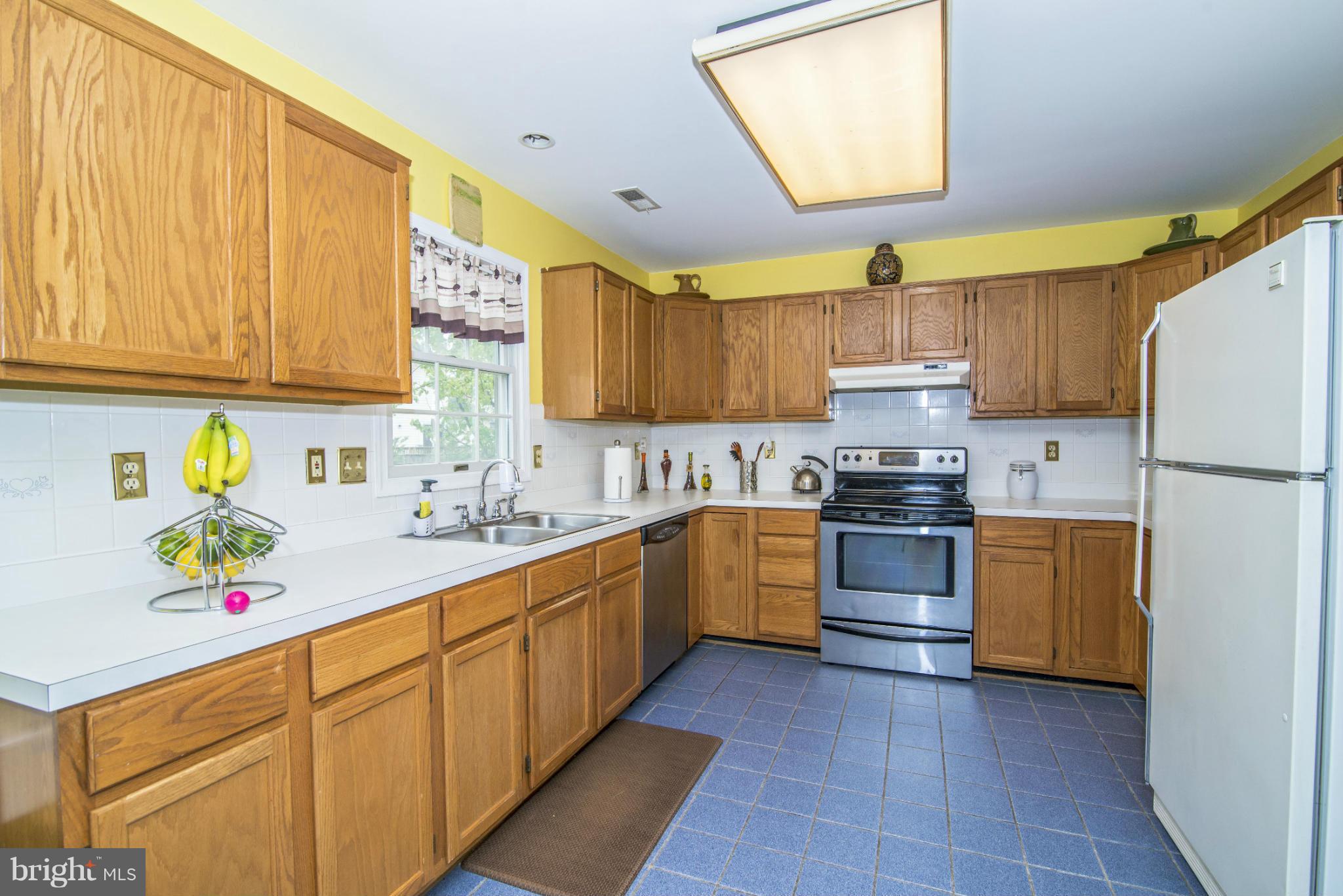 607 Angelwing Lane Frederick, MD 21703 - Photo 9 of 30 Roomy