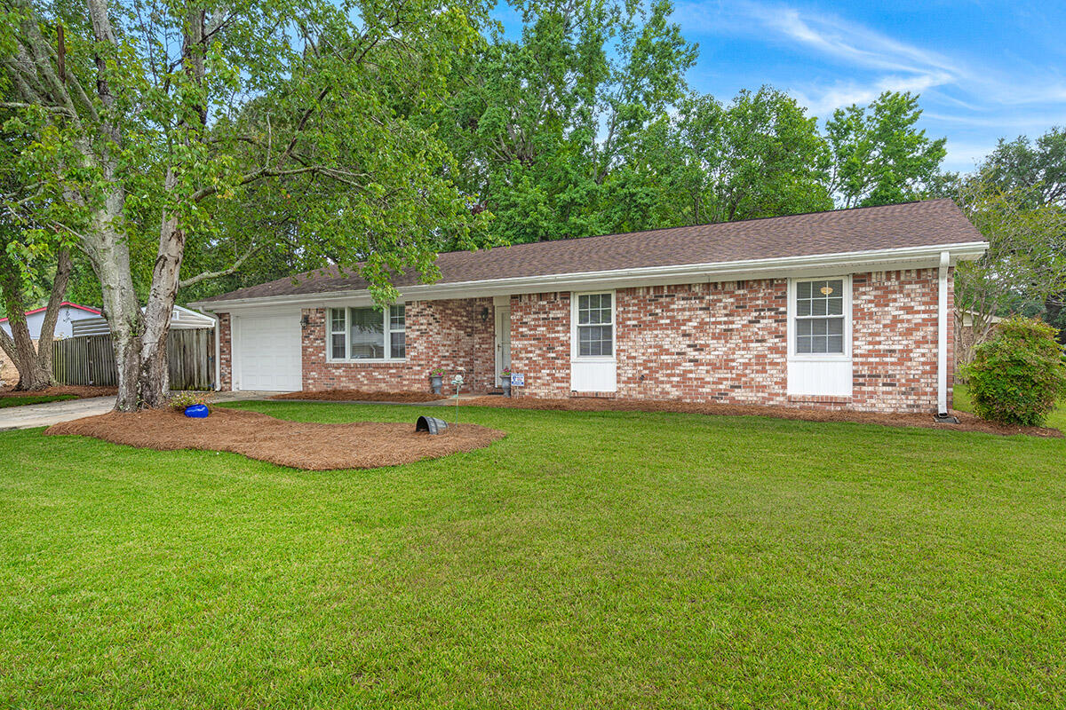 18 Kenilworth Road Goose Creek, SC 29445 - Photo 2 of 26 2