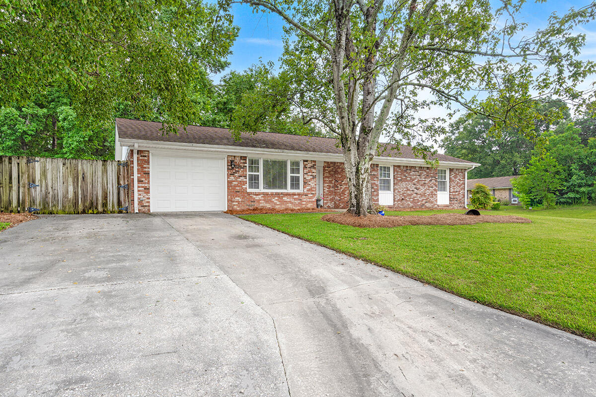 18 Kenilworth Road Goose Creek, SC 29445 - Photo 3 of 26 3