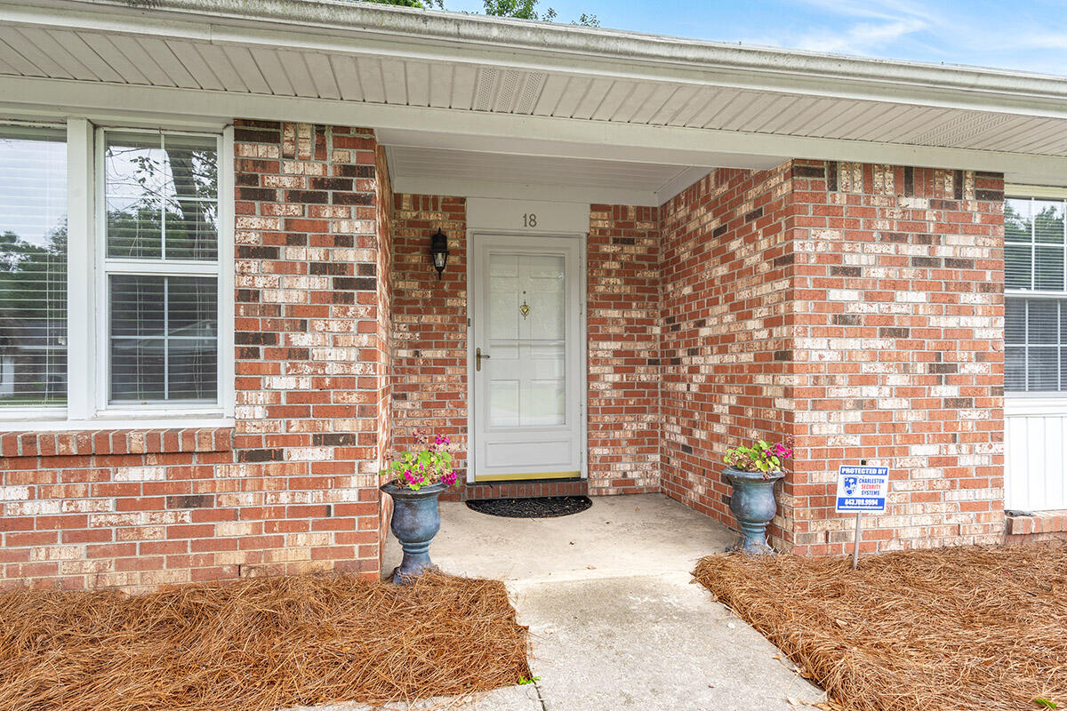 18 Kenilworth Road Goose Creek, SC 29445 - Photo 4 of 26 4