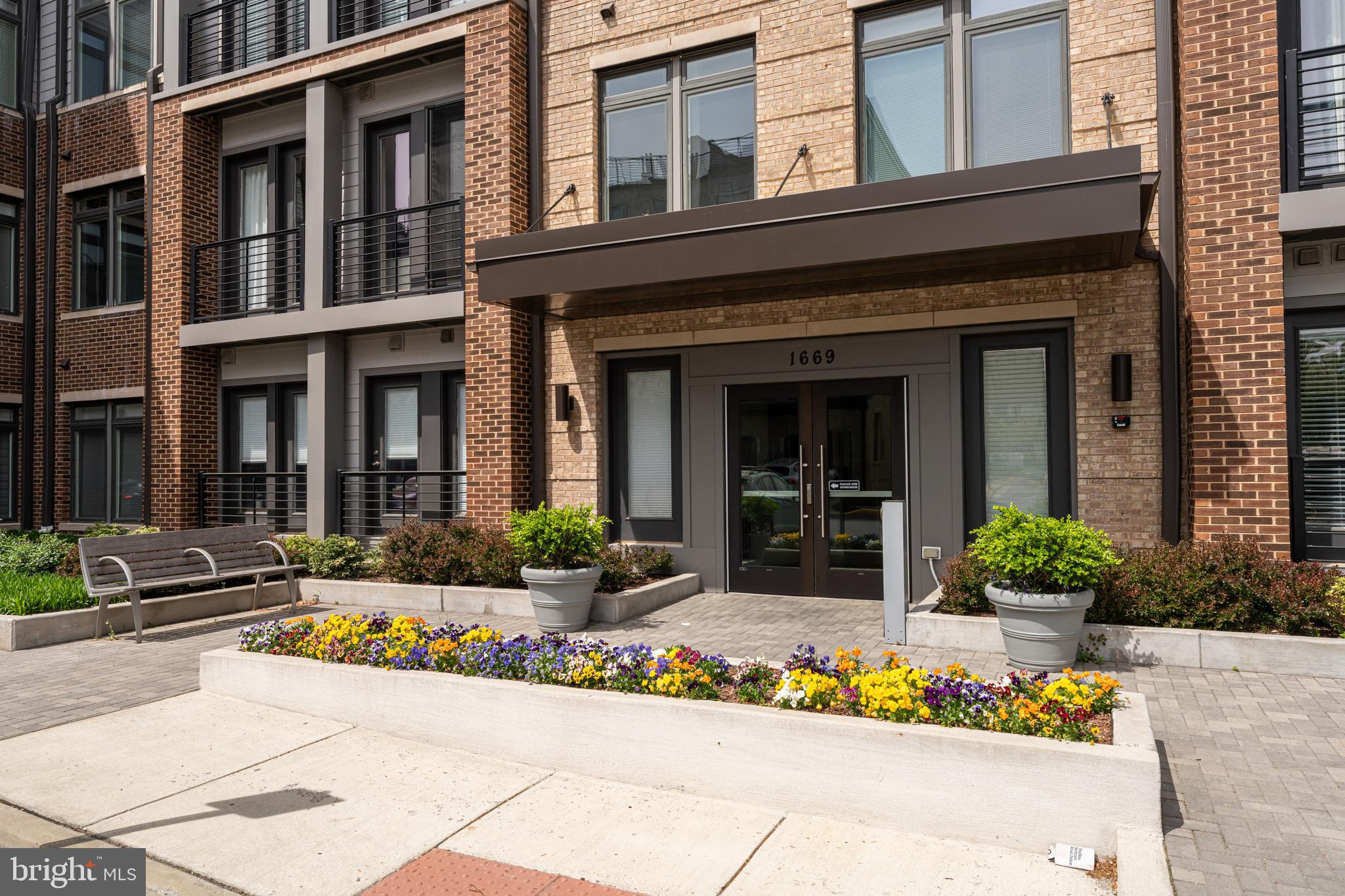 1669 Bandit Loop, Unit 406A Reston, VA 20190 - Photo 3 of 37