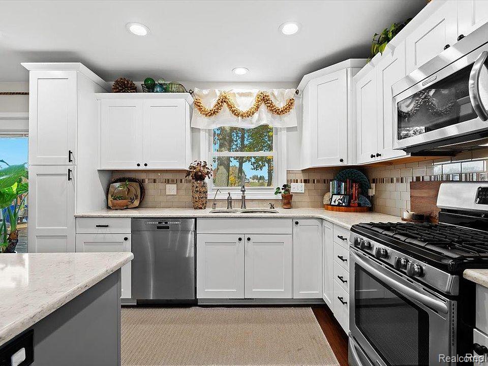 3386 Horrell Court Fenton, MI 48430 - Photo 6 of 42