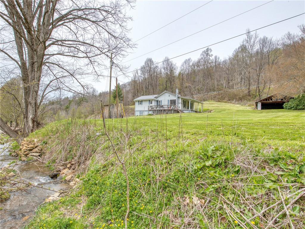 2418 Pigeon Road Waynesville, NC 28786 - Photo 15 of 32 Gallery Image 15